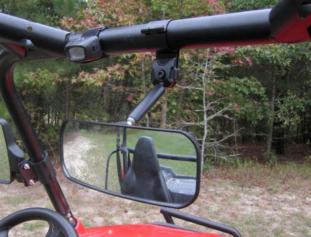 Mirrors_and_strap_light_on_the_RZR_065